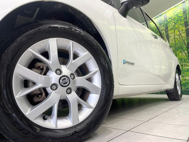�y����15�C���`�A���~�z�C�[���z�O�ςɃ}�b�`���������A���~�z�C�[���𑕒����Ă���܂��B�e��ЊO�A���~�z�C�[����A�X�^�b�h���X�^�C�����戵�����Ă���܂��B���񂲑��k����������