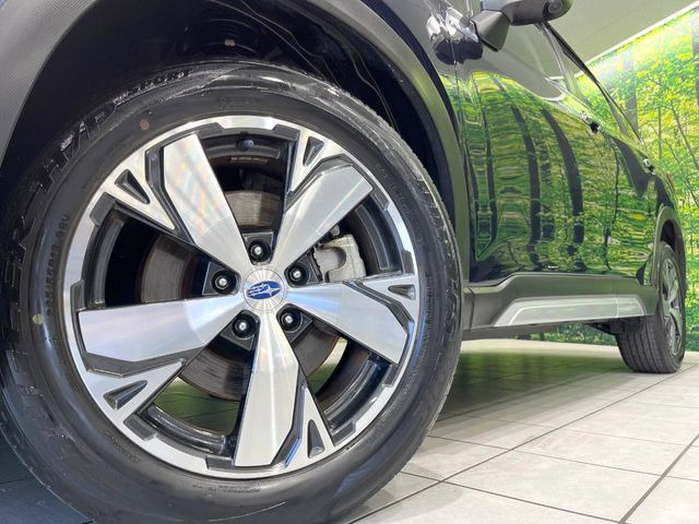 �y����18�C���`�A���~�z�C�[���z�O�ςɃ}�b�`���������A���~�z�C�[���𑕒����Ă���܂��B�e��ЊO�A���~�z�C�[����A�X�^�b�h���X�^�C�����戵�����Ă���܂��B���񂲑��k����������