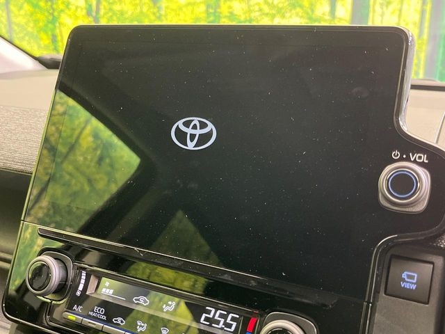 【10.5インチナビ】高級感とインパクトのある大画面ナビを装備。各種オーディオ操作はもちろん、スマホ連携もできる利便性の高いナビです♪