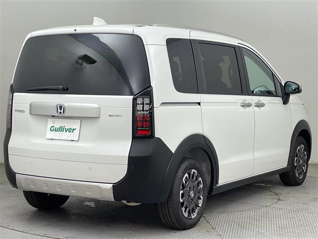フリード1.5 e:HEV クロスター 4WD