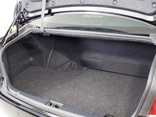 �g�����N�������Ǝv���Ă���܂���?���ۂ͑�e�ʃg�����N�ł�!���s���̒������h���C�u�����K�ł�!�܂��A�����t���X�y�[�X���������Ă���܂��̂ŁA��Ԃł��A�J�ł���̓������Ă�����育�������܂��B