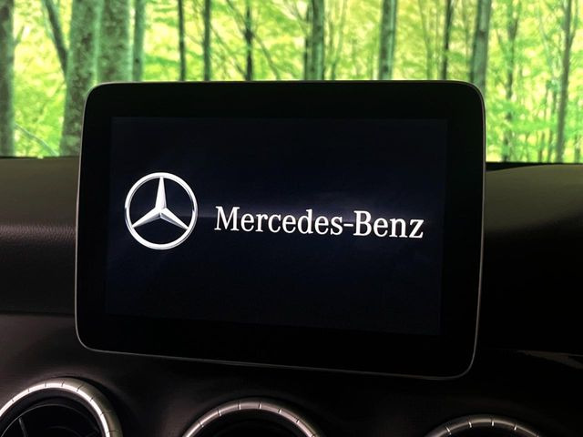 ��Apple Car Play:�X�}�z�Ƃ̗L���ڑ��ŁA�i�r�E�I�[�f�B�I�Đ��ȂǃX�}�z�̃A�v���@�\����ʂł��g����֗��@�\�ł�!