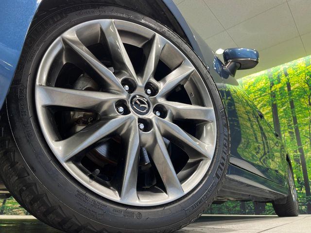 �y����18�C���`�A���~�z�C�[���z�O�ςɃ}�b�`���������A���~�z�C�[���𑕒����Ă���܂��B�e��ЊO�A���~�z�C�[����A�X�^�b�h���X�^�C�����戵�����Ă���܂��B���񂲑��k����������