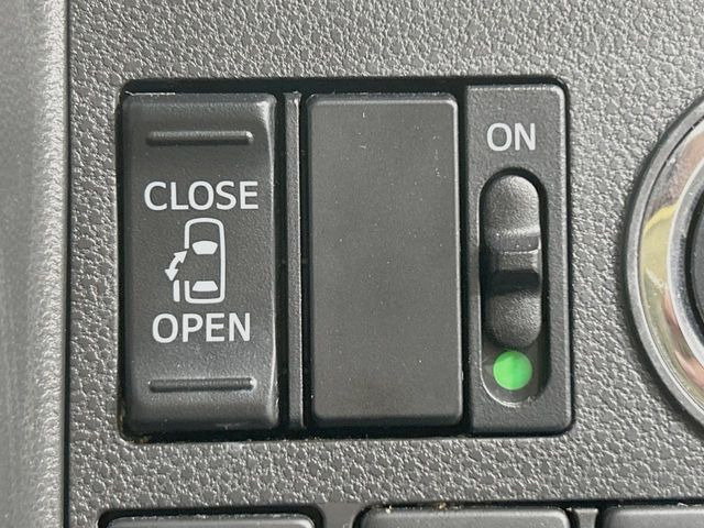 【パワースライドドア】スマートキーや運転席のスイッチでスライドドアの開閉が可能♪電動だから力を入れてドアを開ける必要が無く、小さいお子様でも、重い荷物を持っている時もラクに開け閉めできます♪
