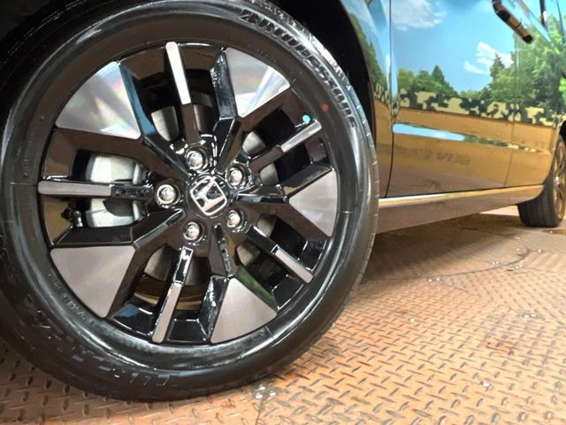 �y�����A���~�z�C�[���z�O�ςɃ}�b�`���������A���~�z�C�[���𑕒����Ă���܂��B�e��ЊO�A���~�z�C�[����A�X�^�b�h���X�^�C�����戵�����Ă���܂��B���񂲑��k����������