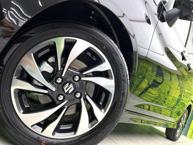 �y����15�C���`�A���~�z�C�[���z�O�ςɃ}�b�`���������A���~�z�C�[���𑕒����Ă���܂��B�e��ЊO�A���~�z�C�[����A�X�^�b�h���X�^�C�����戵�����Ă���܂��B���񂲑��k����������