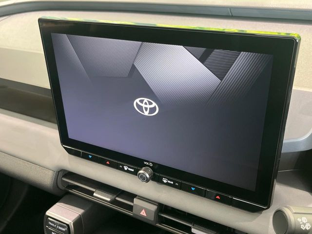 �y12.9�C���` �f�B�X�v���C�I�[�f�B�I�z���ʂ̃f�B�X�v���C��AppleCarPlay��AndroidAuto�����p�\�B�傫�ȉ�ʂŃX�}�z�i�r�A�v���������p���������܂���