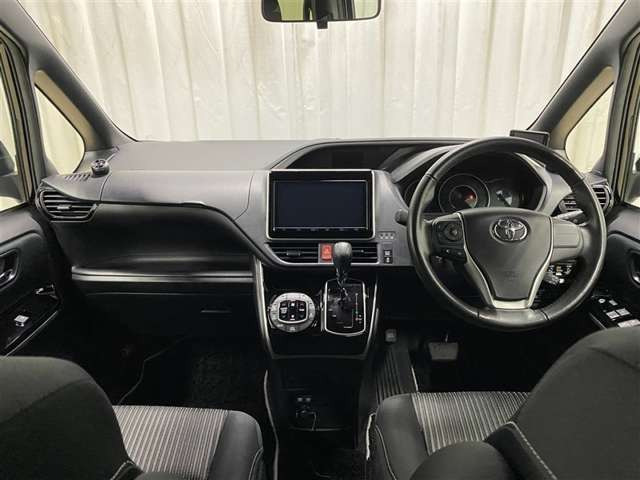 ヴォクシー2.0 ZS 煌 4WD