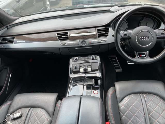 S8プラス 4WD