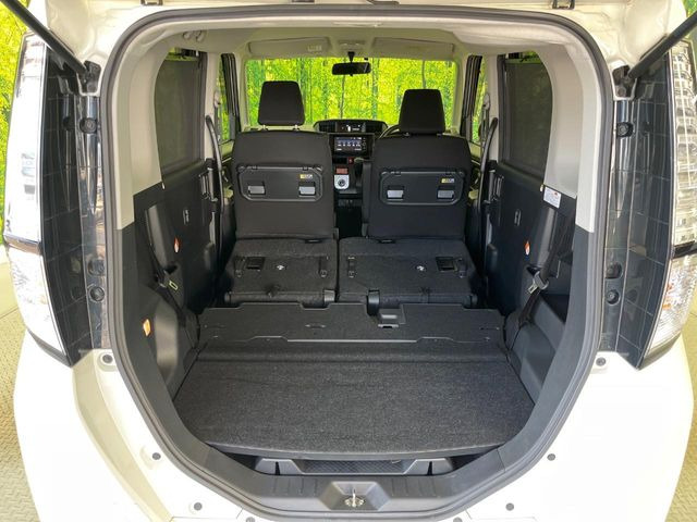 普段のお買い物や通勤、送迎等に十分な荷室スペースを確保しております。セカンドシートを倒すと、大きな荷物の積載も可能です♪