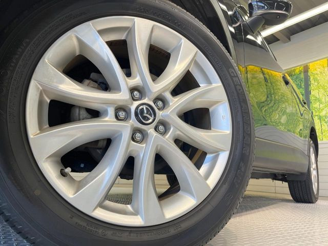 �y����19�C���`�A���~�z�C�[���z�O�ςɃ}�b�`���������A���~�z�C�[���𑕒����Ă���܂��B�e��ЊO�A���~�z�C�[����A�X�^�b�h���X�^�C�����戵�����Ă���܂��B���񂲑��k����������