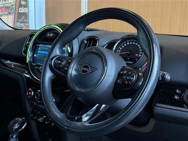 ミニクロスオーバークーパー S E オール4 4WD