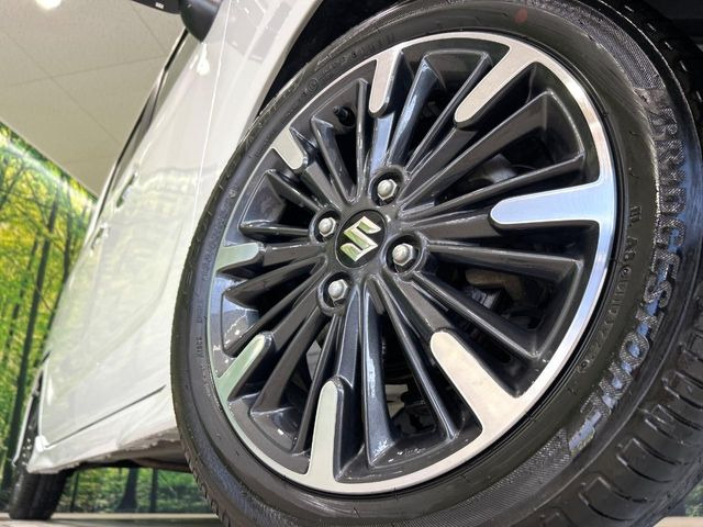 �y����15�C���`�A���~�z�C�[���z�O�ςɃ}�b�`���������A���~�z�C�[���𑕒����Ă���܂��B�e��ЊO�A���~�z�C�[����A�X�^�b�h���X�^�C�����戵�����Ă���܂��B���񂲑��k����������