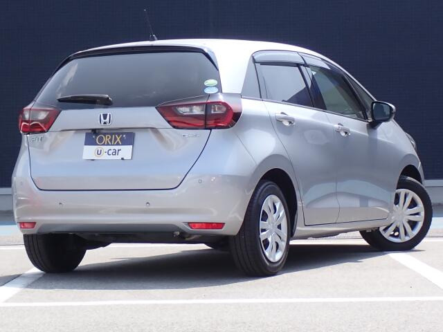 オリックス認定中古車は厳選した上質な車輌のみをお届け致します。全車にプロの職人による徹底した内外装の清掃、磨き上げ処理を施しております。