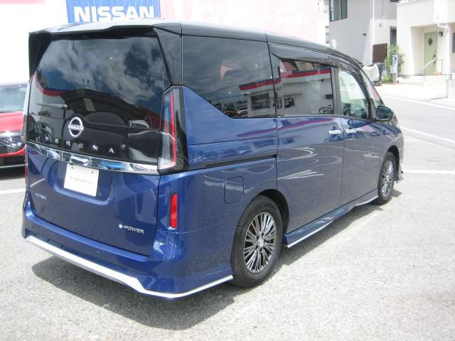 セレナ1.4 e-POWER AUTECH