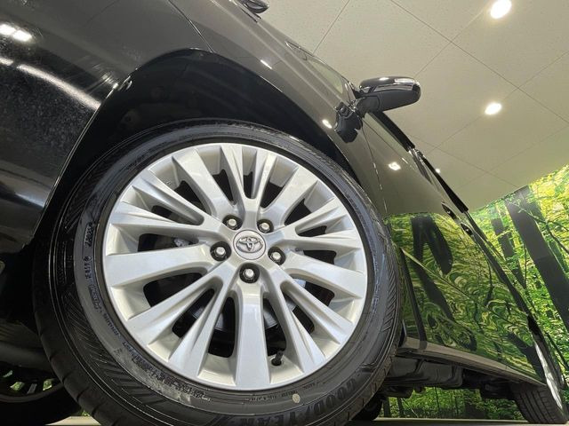 �y����18�C���`�A���~�z�C�[���z�O�ςɃ}�b�`���������A���~�z�C�[���𑕒����Ă���܂��B�e��ЊO�A���~�z�C�[����A�X�^�b�h���X�^�C�����戵�����Ă���܂��B���񂲑��k����������