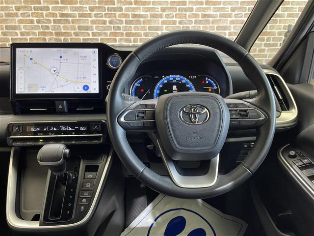 ヴォクシー1.8 ハイブリッド S-Z E-Four 4WD