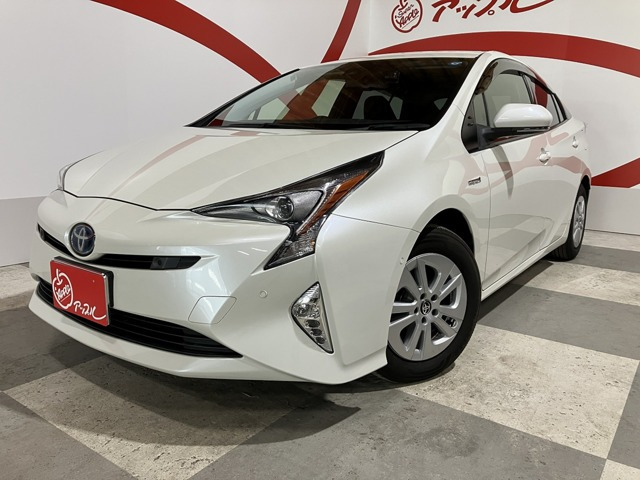 プリウス1.8 S セーフティ プラス E-Four 4WD