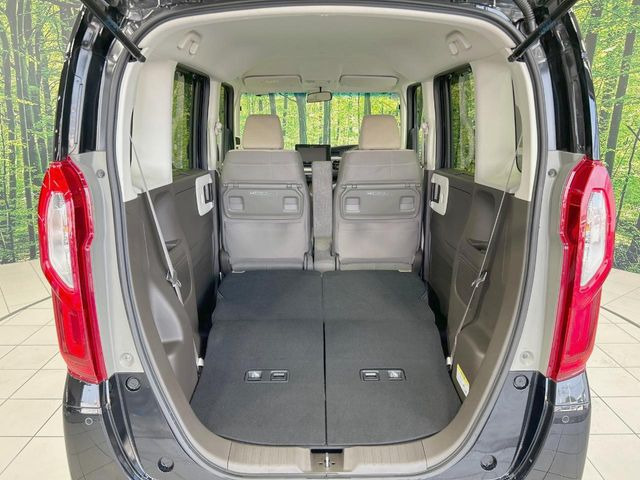 普段のお買い物や通勤、送迎等に十分な荷室スペースを確保しております。セカンドシートを倒すと、大きな荷物の積載も可能です♪