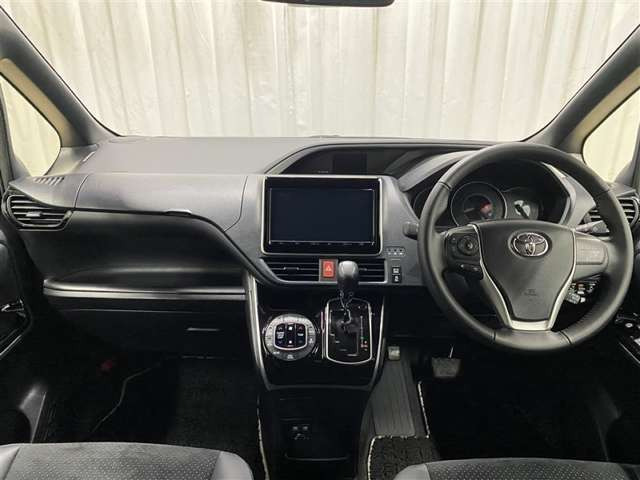 ヴォクシー2.0 ZS 煌III 4WD
