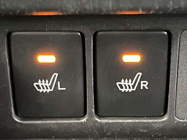 【前席シートヒーター】寒い日に重宝するシートヒーター!エアコンより早く温まってくれるので寒がりの人も安心ですね♪エアコンの温風は乾燥するから苦手、という方にもをおすすめです。