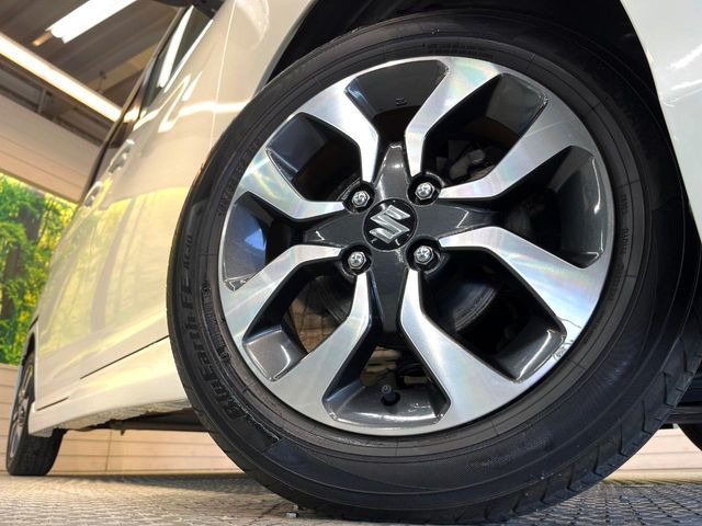 �y����15�C���`�A���~�z�C�[���z�O�ςɃ}�b�`���������A���~�z�C�[���𑕒����Ă���܂��B�e��ЊO�A���~�z�C�[����A�X�^�b�h���X�^�C�����戵�����Ă���܂��B���񂲑��k����������
