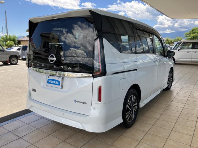 セレナ1.4 e-POWER ハイウェイスターV
