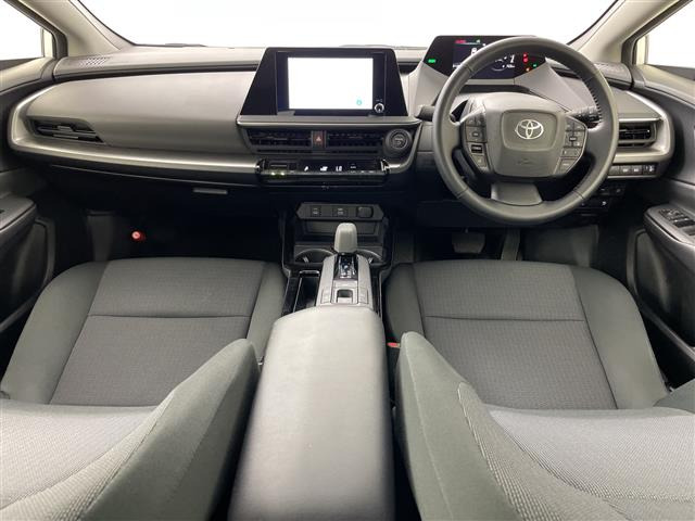 プリウス1.8 X E-Four 4WD