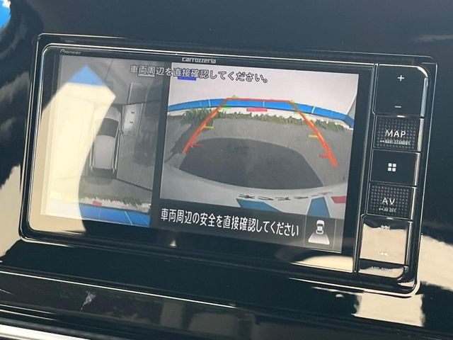 【アラウンドビューモニター】専用のカメラにより、上から見下ろしたような視点で360度クルマの周囲を確認することができます☆死角部分も確認しやすく、狭い場所での切り返しや駐車もスムーズに行えます。