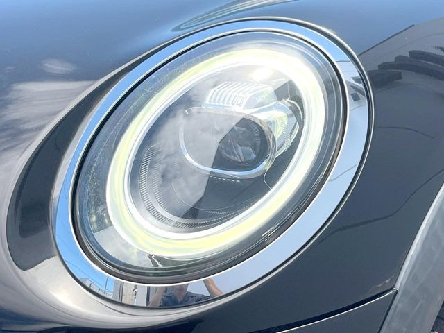 ��LED�w�b�h���C�g:��ԑ��s�����ǍD�Ȏ��E���m�ۂ����S���ĉ^�]�ł��鍂�P�xLED�w�b�h���C�g�𑕔�!�_�����x�������A����d�͂��}�����Ă��܂��B
