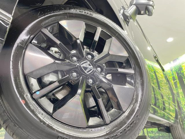 �y����16�C���`�A���~�z�C�[���z�O�ςɃ}�b�`���������A���~�z�C�[���𑕒����Ă���܂��B�e��ЊO�A���~�z�C�[����A�X�^�b�h���X�^�C�����戵�����Ă���܂��B���񂲑��k����������