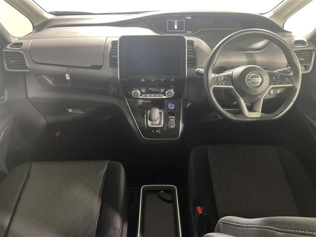 セレナ1.2 e-POWER ハイウェイスターV