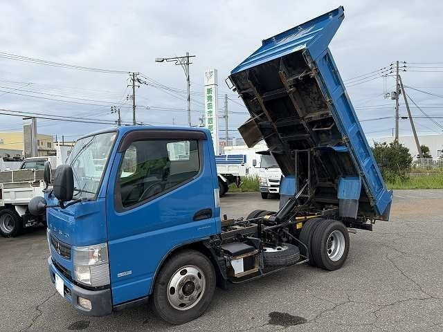 キャンターダンプ