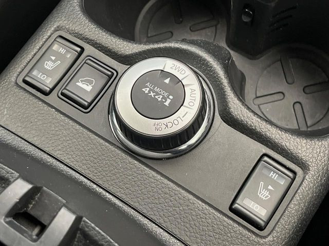�y�I�[�����[�h4&times;4�z2WD/4WD���[�h����y�ɐ؂�ւ��\�B�R��d����2WD�A�X�^�b�N���ɖ𗧂�LOCK�AAUTO���[�h�ł�4WD�̔z���������Œ������A�H�ʏ󋵂��킸���肵��������T�|�[�g�B