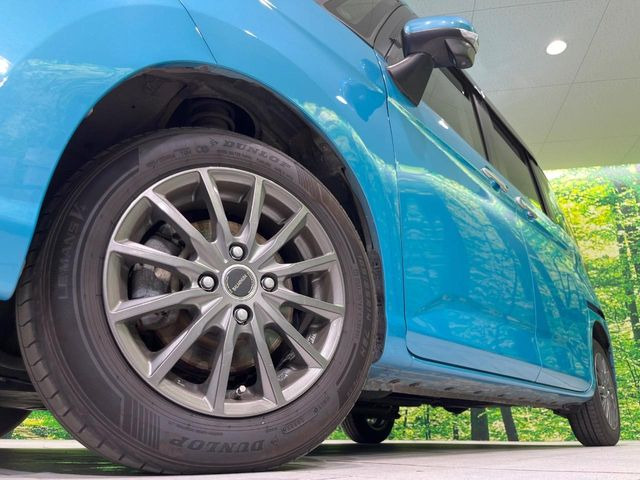�y14�C���`�A���~�z�C�[���z�O�ςɃ}�b�`�����A���~�z�C�[���𑕒����Ă���܂��B�e��A���~�z�C�[����A�X�^�b�h���X�^�C�����戵�����Ă���܂��B���񂲑��k����������