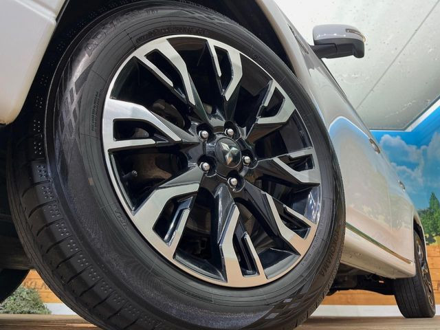 �y�����A���~�z�C�[���z�O�ςɃ}�b�`���������A���~�z�C�[���𑕒����Ă���܂��B�e��ЊO�A���~�z�C�[����A�X�^�b�h���X�^�C�����戵�����Ă���܂��B���񂲑��k����������