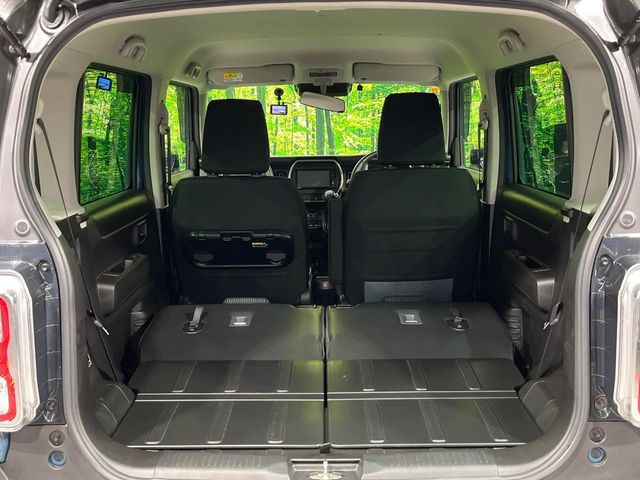 普段のお買い物や通勤、送迎等に十分な荷室スペースを確保しております。セカンドシートを倒すと、大きな荷物の積載も可能です♪