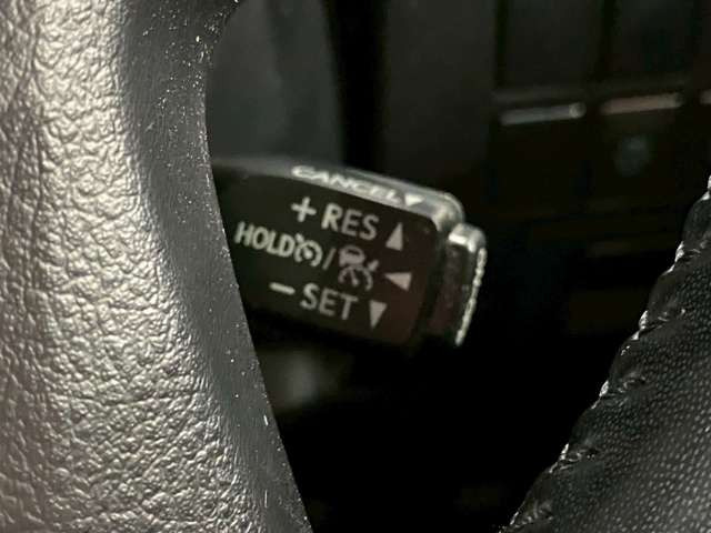 �������H�ŕ֗��ȁy�N���[�Y�R���g���[���z�������ς݁B�A�N�Z���𗣂��Ă���葬�x�ő��s���ł��鑕���ł��B�����������X�C�b�`�����OK�ł��B