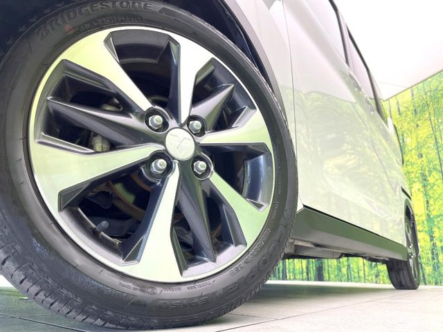 �y����15�C���`�A���~�z�C�[���z�O�ςɃ}�b�`���������A���~�z�C�[���𑕒����Ă���܂��B�e��ЊO�A���~�z�C�[����A�X�^�b�h���X�^�C�����戵�����Ă���܂��B���񂲑��k����������