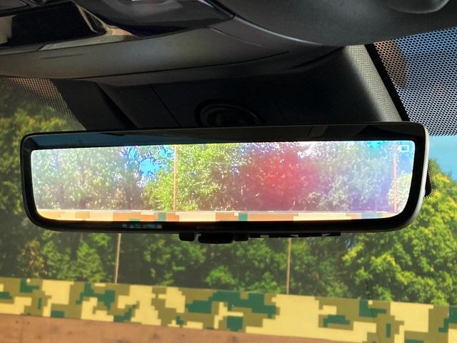 【デジタルインナーミラー】後席の大きな荷物や同乗者で後方が確認しづらい時でも安心!カメラが撮影した車両後方の映像をルームミラー内に表示。クリアな視界で状況の確認が可能です!