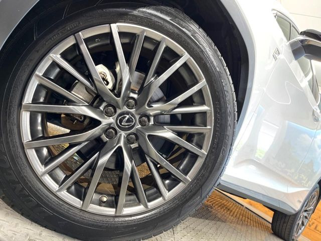 �y����20�C���`�A���~�z�C�[���z�O�ςɃ}�b�`���������A���~�z�C�[���𑕒����Ă���܂��B�e��ЊO�A���~�z�C�[����A�X�^�b�h���X�^�C�����戵�����Ă���܂��B���񂲑��k����������