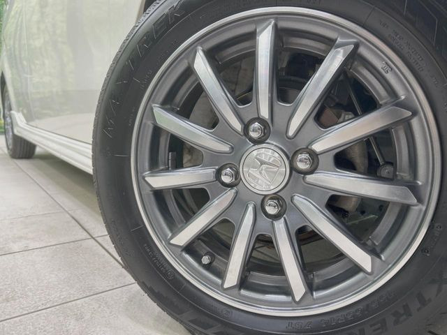 �y����14�C���`�A���~�z�C�[���z�O�ςɃ}�b�`���������A���~�z�C�[���𑕒����Ă���܂��B�e��ЊO�A���~�z�C�[����A�X�^�b�h���X�^�C�����戵�����Ă���܂��B���񂲑��k����������