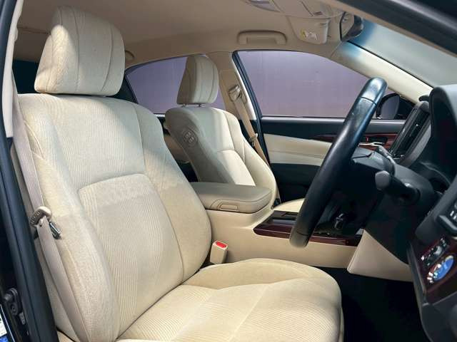 �^�]�Ȃ��L�X�Ƃ��Ă���^�]���₷�������������Ă��܂��������N���[�j���O�����{�ς݂ł��B