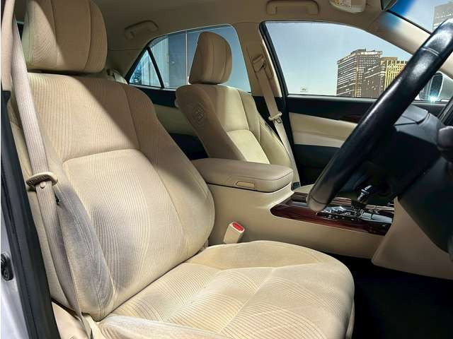 �^�]�Ȃ��L�X�Ƃ��Ă���^�]���₷�������������Ă��܂��������N���[�j���O�����{�ς݂ł��B