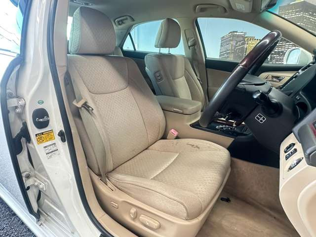 �^�]�Ȃ��L�X�Ƃ��Ă���^�]���₷�������������Ă��܂��������N���[�j���O�����{�ς݂ł��B