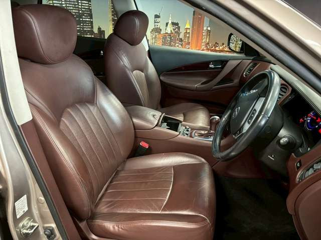 �^�]�Ȃ��L�X�Ƃ��Ă���^�]���₷�������������Ă��܂��������N���[�j���O�����{�ς݂ł��B