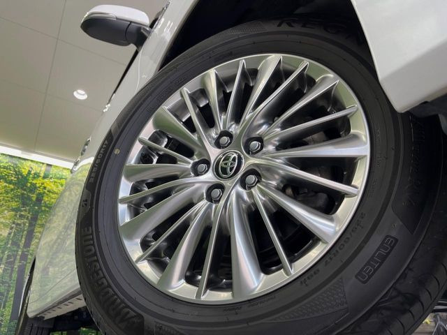 �O�ςɃ}�b�`���������A���~�z�C�[���𑕒����Ă���܂��B�e��ЊO�A���~�z�C�[����A�X�^�b�h���X�^�C�����戵�����Ă���܂��B���񂲑��k����������