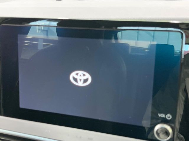 �y8�C���` �f�B�X�v���C�I�[�f�B�I�z���ʂ̃f�B�X�v���C��AppleCarPlay��AndroidAuto�����p�\�B�傫�ȉ�ʂŃX�}�z�i�r�A�v���������p���������܂���