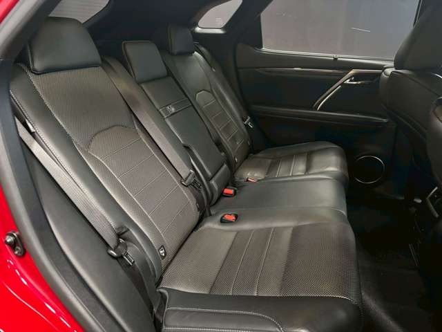車内もキレイで嫌な臭いもありません☆車内の臭い、汚れが気になる方は内装のスチームクリーナーも施工可能です♪