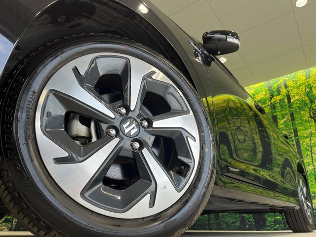 �y����16�C���`�A���~�z�C�[���z�O�ςɃ}�b�`���������A���~�z�C�[���𑕒����Ă���܂��B�e��ЊO�A���~�z�C�[����A�X�^�b�h���X�^�C�����戵�����Ă���܂��B���񂲑��k����������